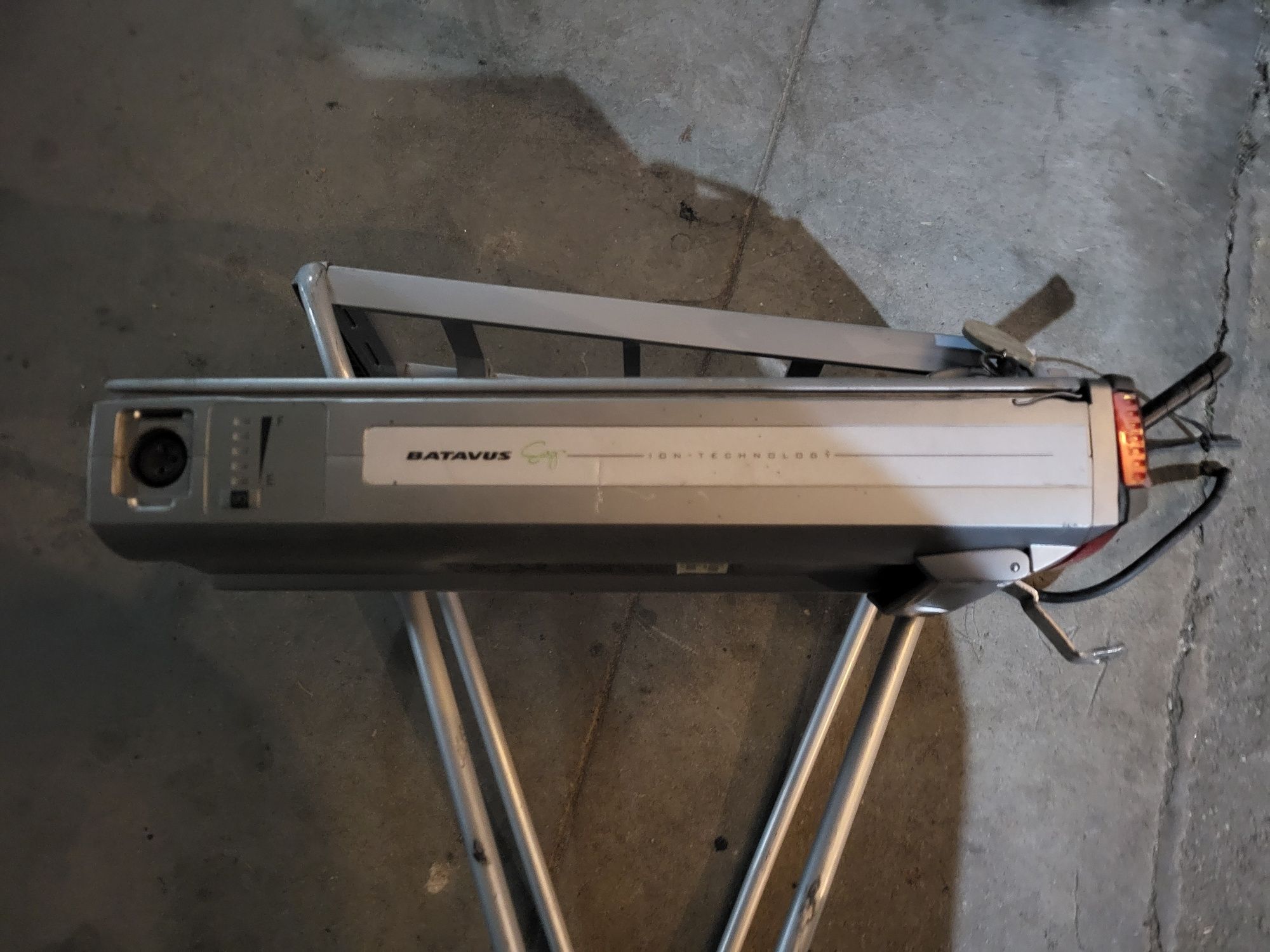 Bagażniki  z bateria batavus 24volt