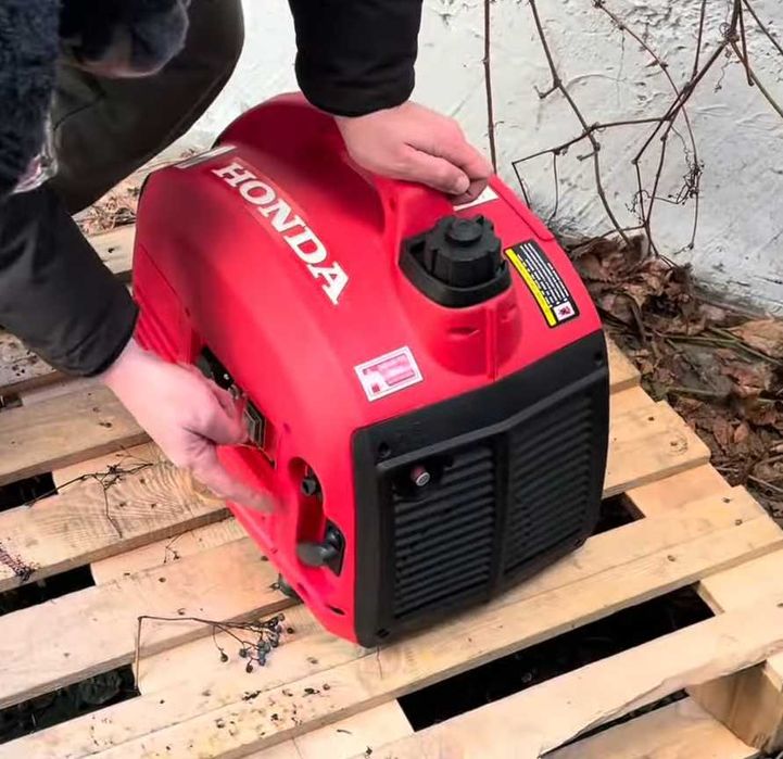 Успейте / генератор / бензиновый HONDA EU20IT1 2.0/2.2 кВт