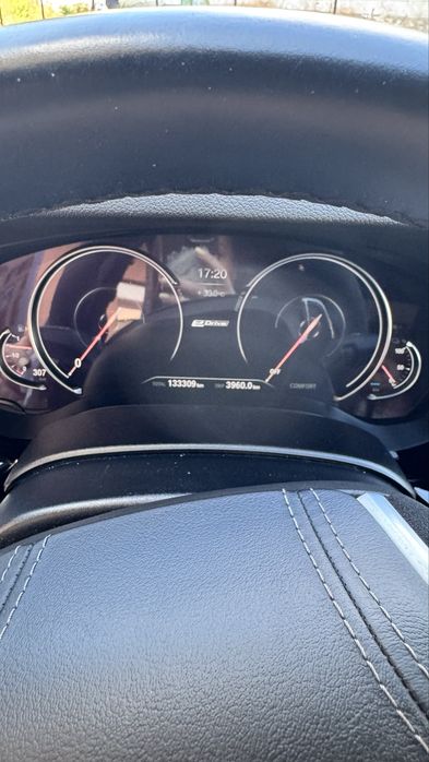 BMW 530e G30 2018 • HUD • Soft Close • Камера 360° • Без ДТП
