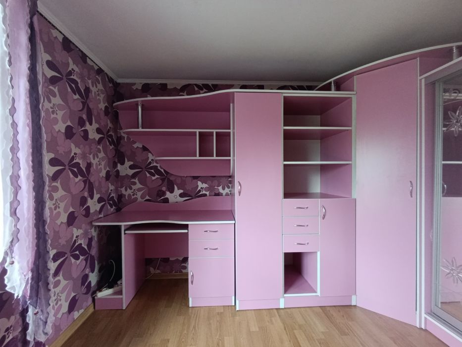 Меблі в дитячу кімнату для дівчинки