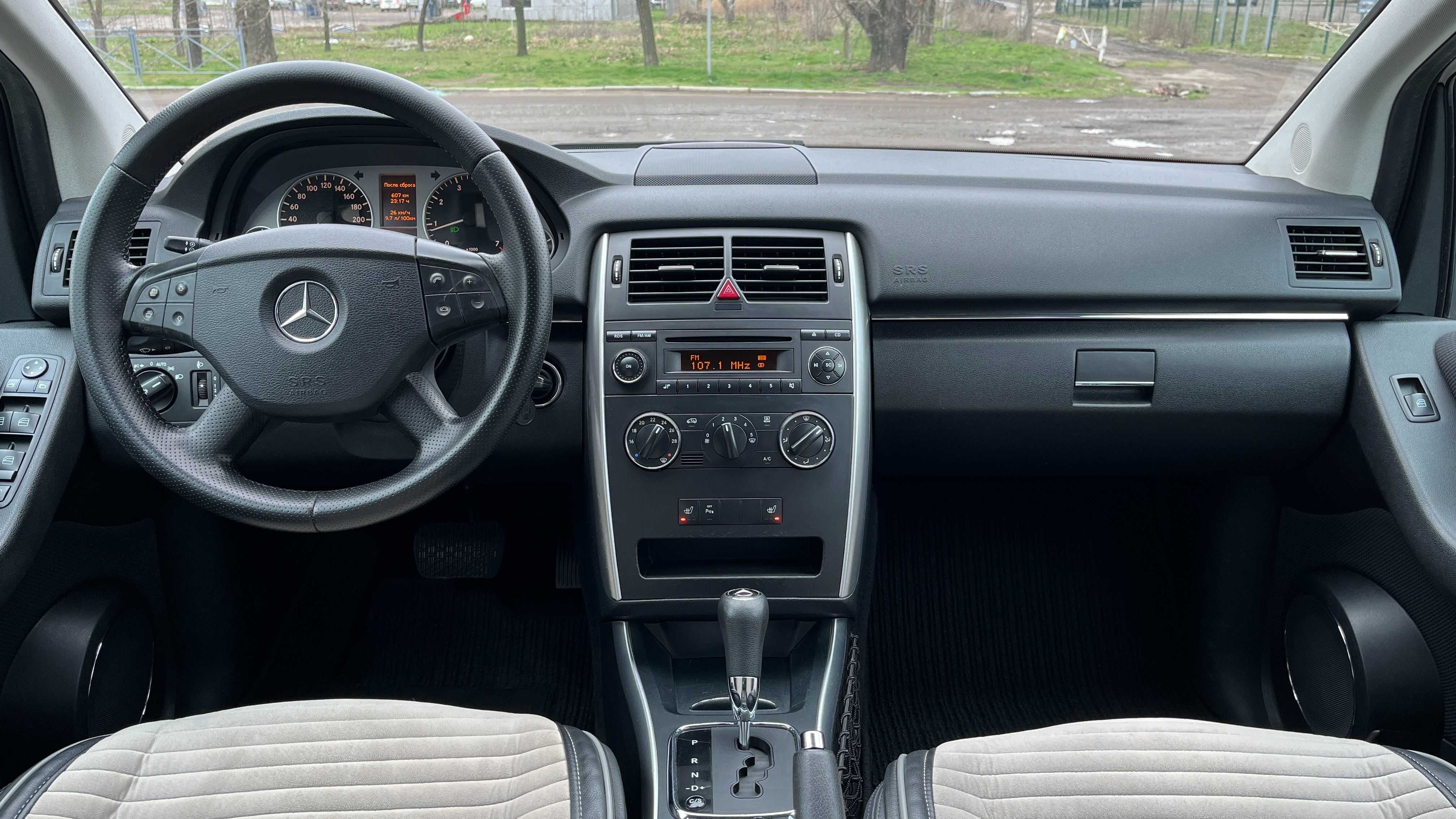 Продам автомобіль Mercedes-Benz B-Class 180 , 2010 г. Автомат