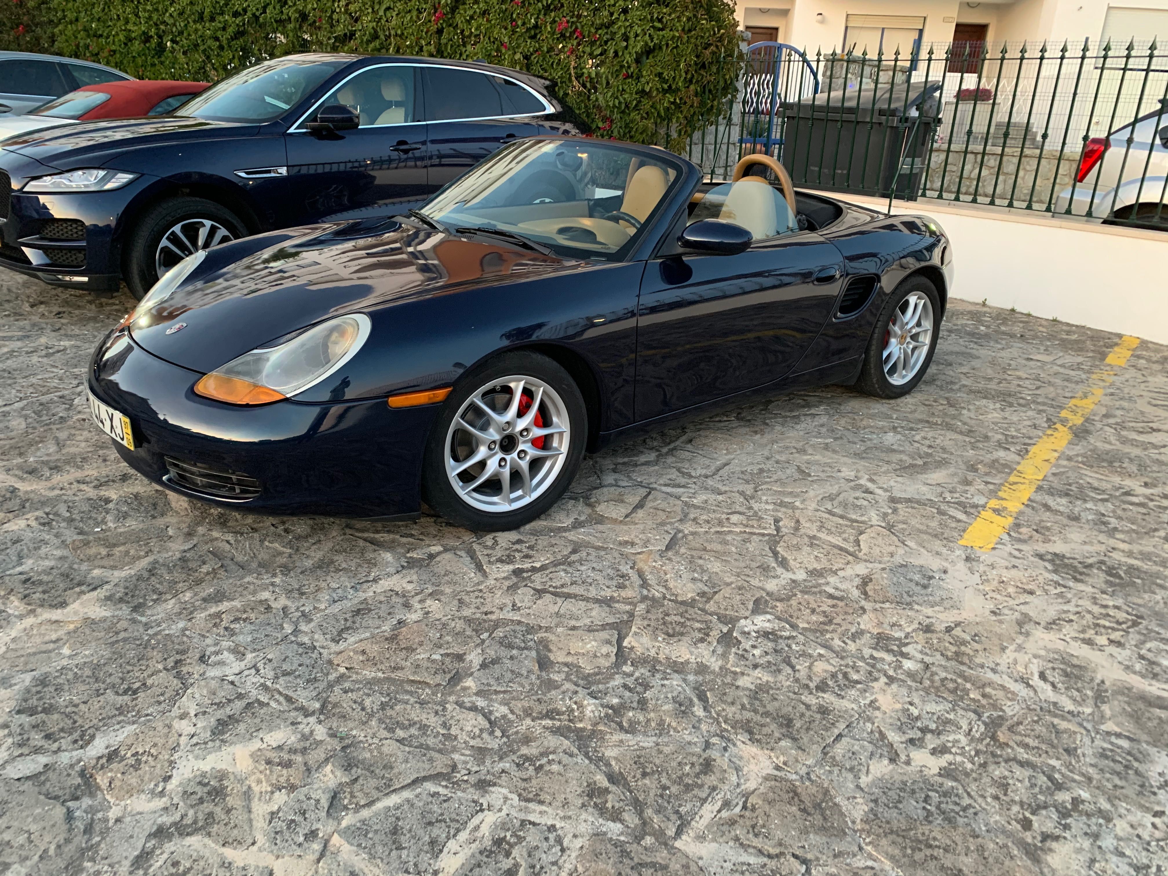 Porsche Boxster Azul com Estofos cremes