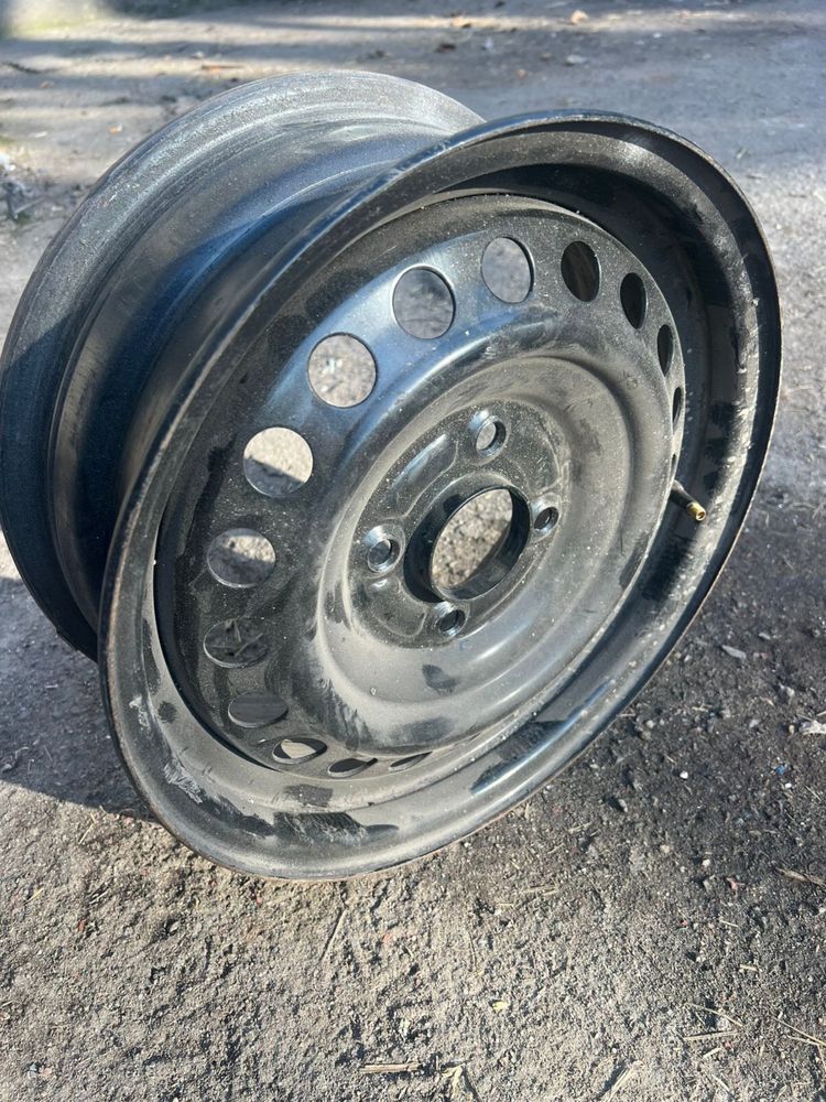 Комплект диска R15 4/114.3 + комплект колпаков