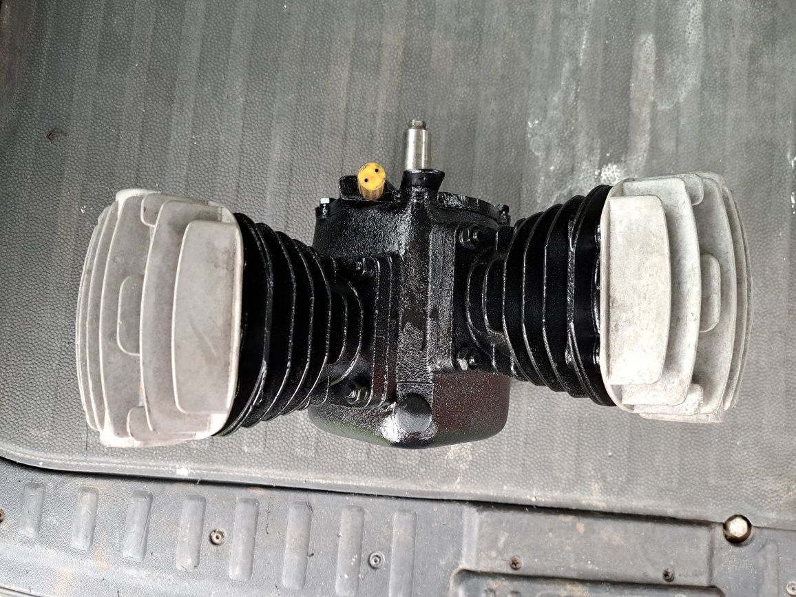 Kompresor sprężarka V 2 cylindry