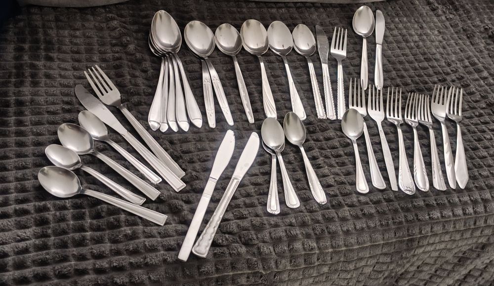 Sprzedam zestaw różnych sztućców za cenę czekolady