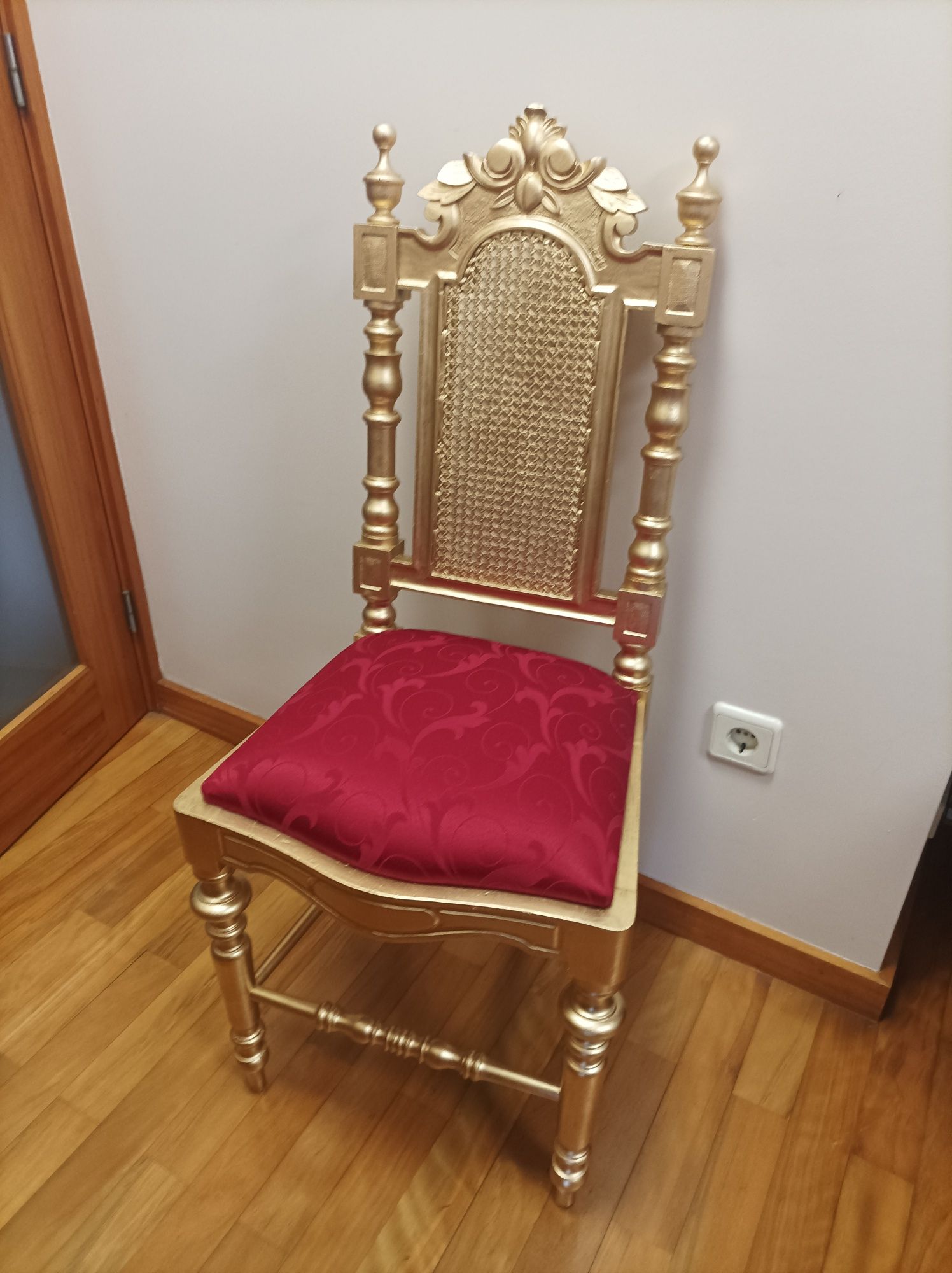 Peças centenárias estilo vitoriano restauradas.