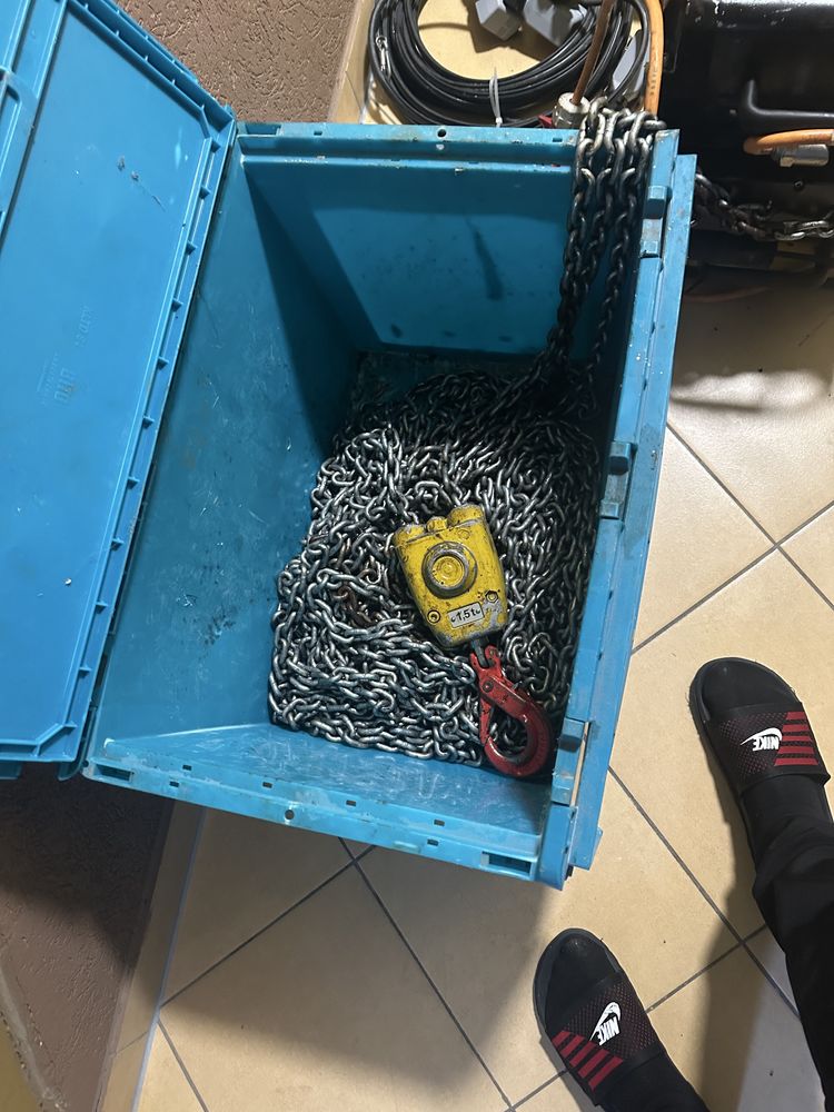 Elektryczna wciągarka łańcuchowa GIS