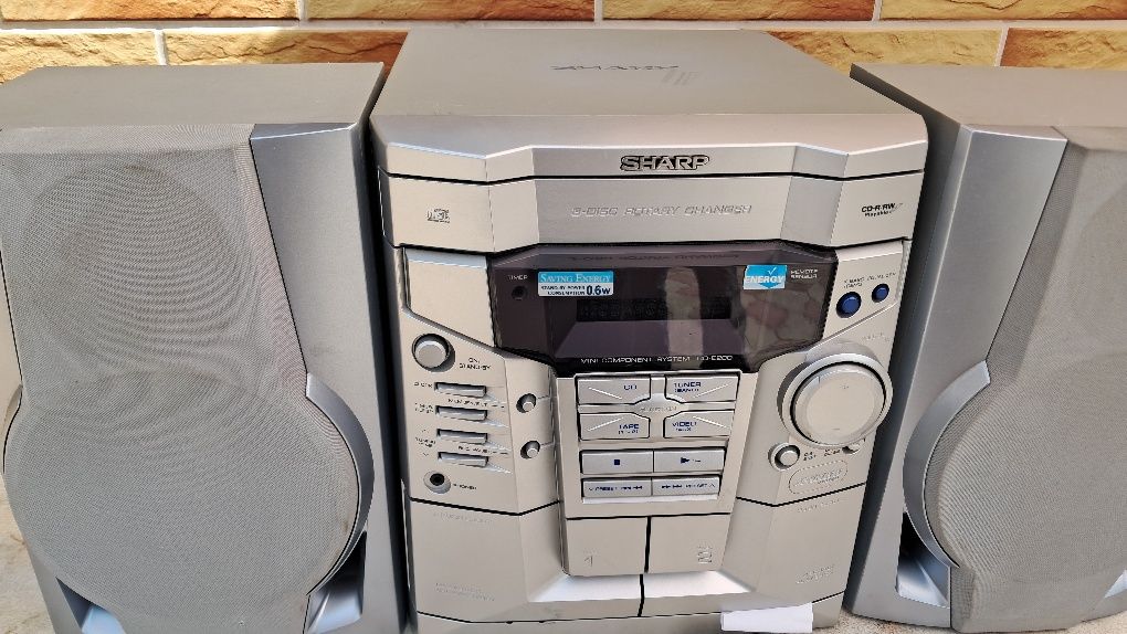 Музичний центр SHARP CD -E200H.