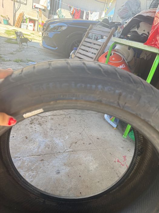 Pneus quase novos 225/45 R18