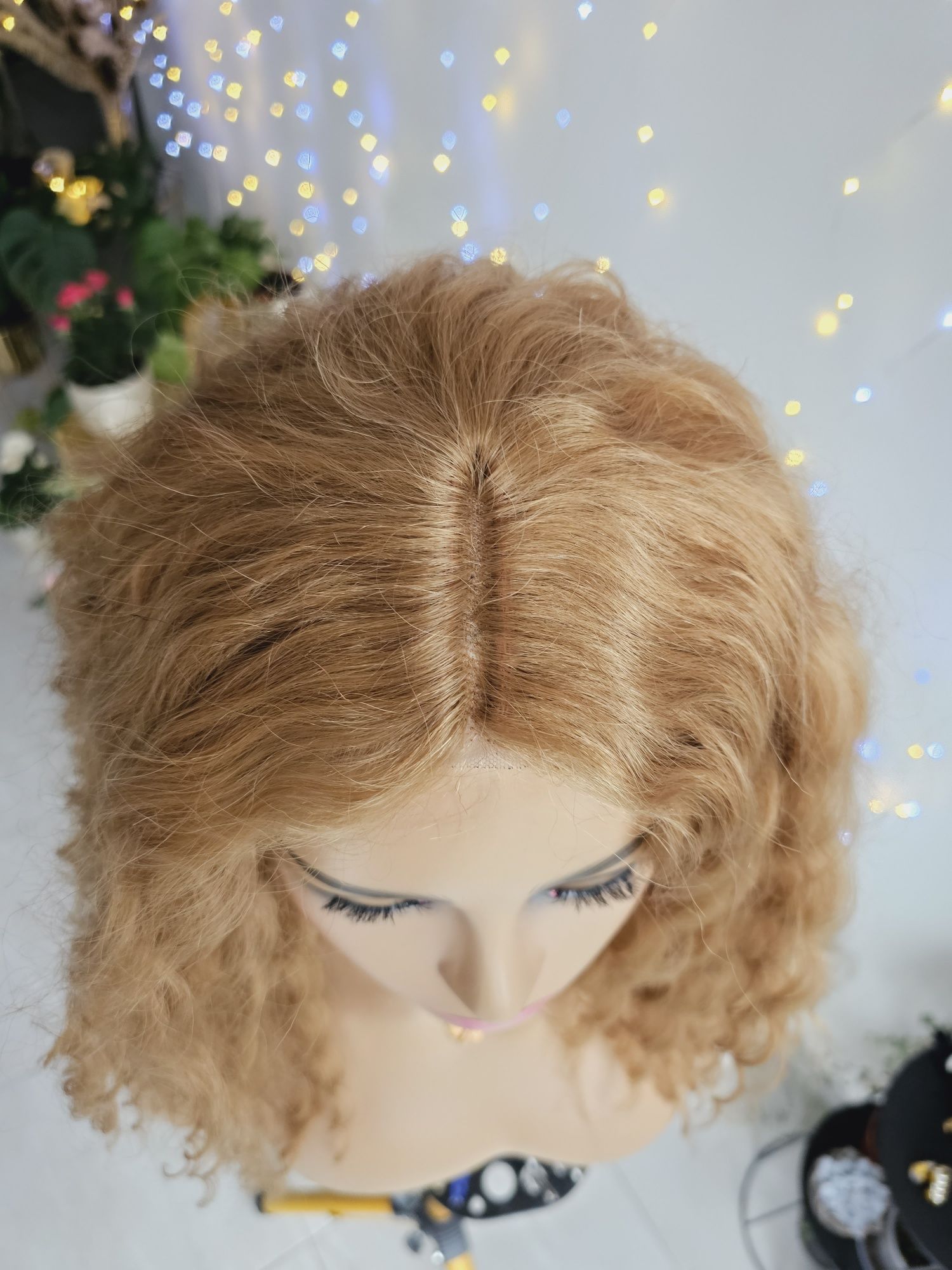 Peruka afroloki loki ciemny złoty blond Krysia naturalna fryzura