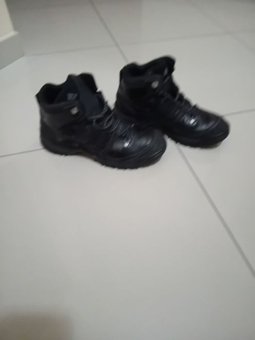 Sprzedam kożuszek sztuczny damski ,krótkie kozaki i buty męskie adidas