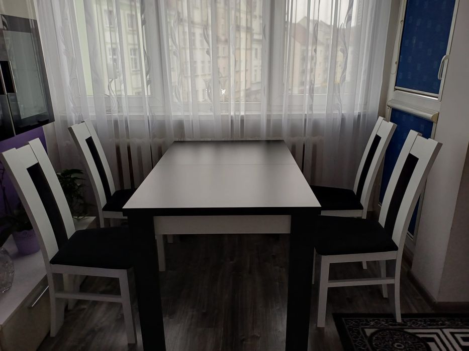 Zestaw - stół + 6 krzeseł