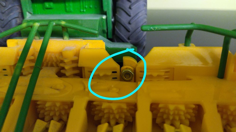 Siku sieczkarnia John Deere 1 32