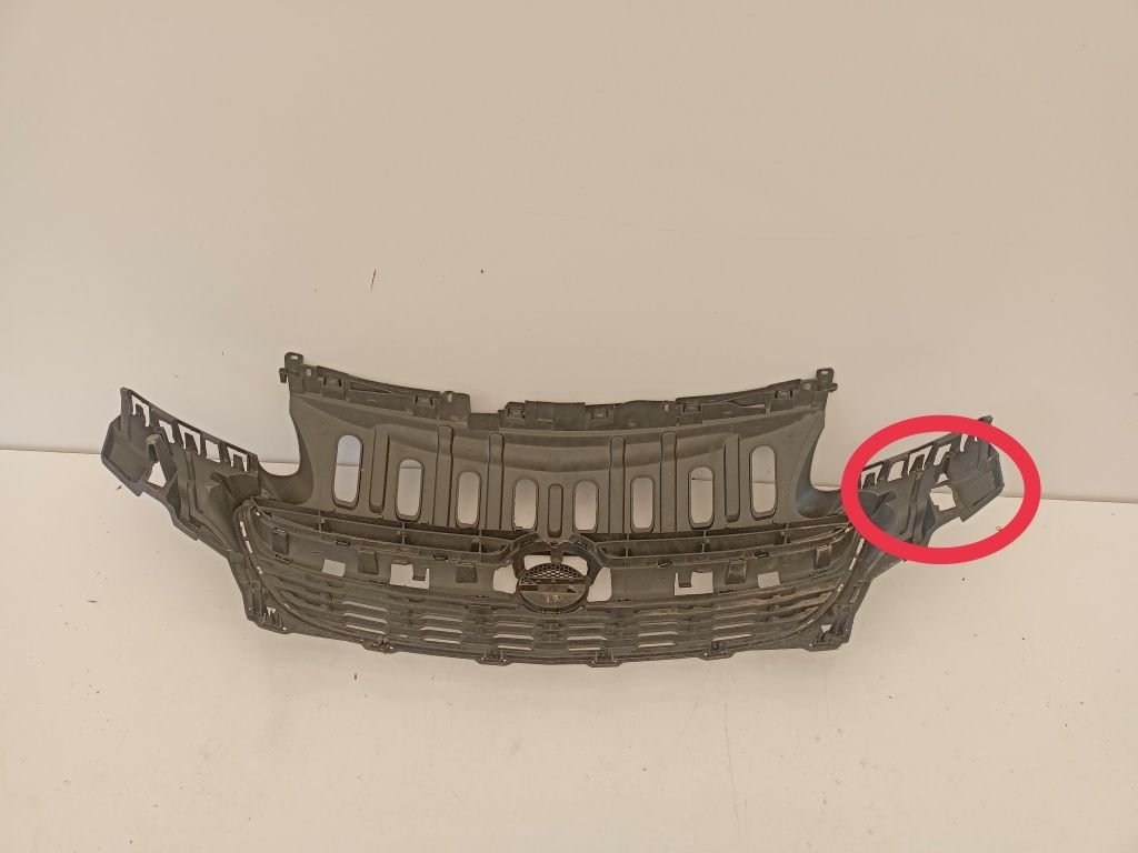 Opel Corsa E 15- grill atrapa kratka zderzaka przód przednia