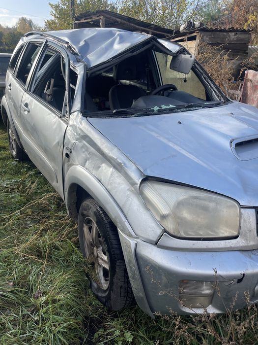 Тайота РАВ-4 2001 р присутній торг