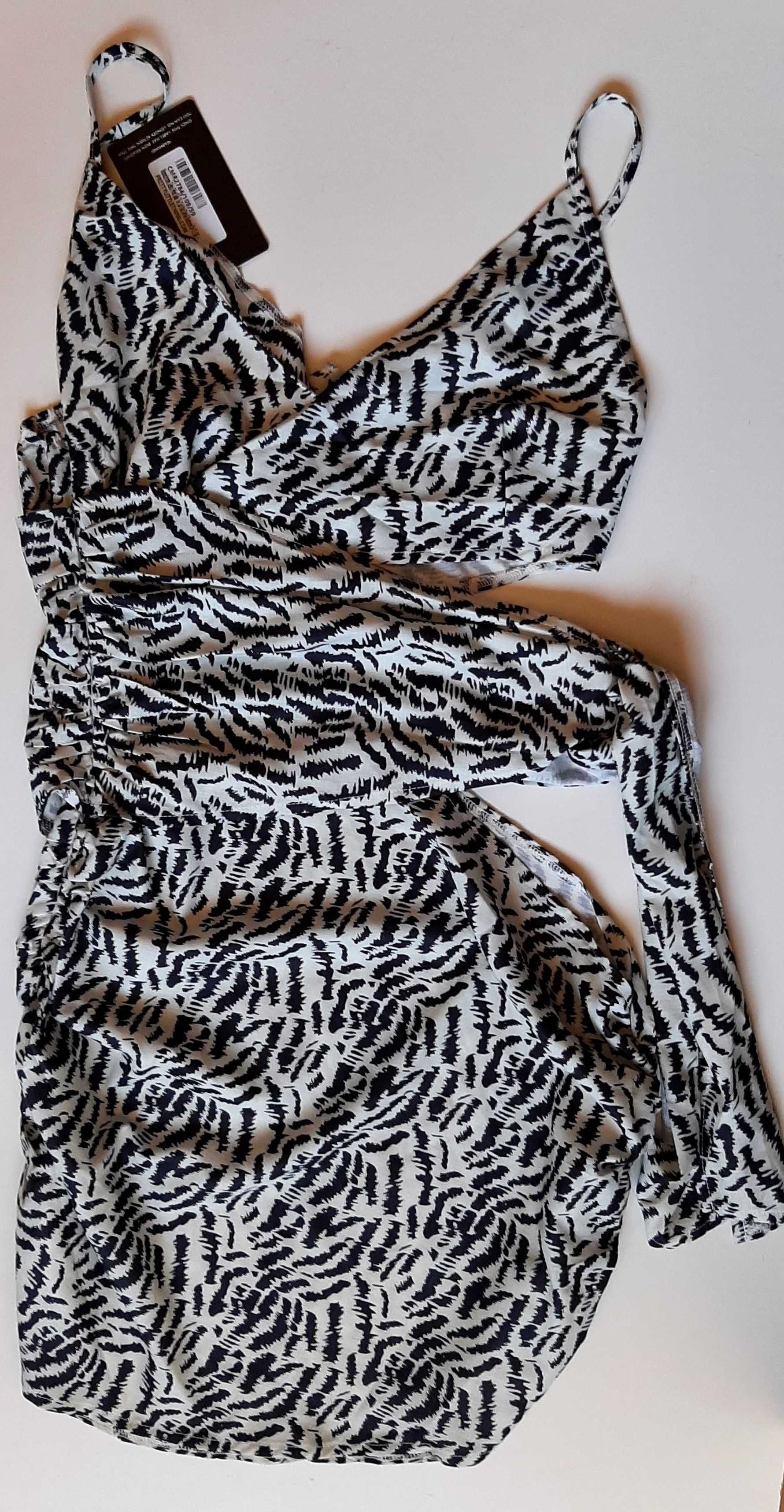 Sukienka zebra PrettyLittleThing rozmiar L