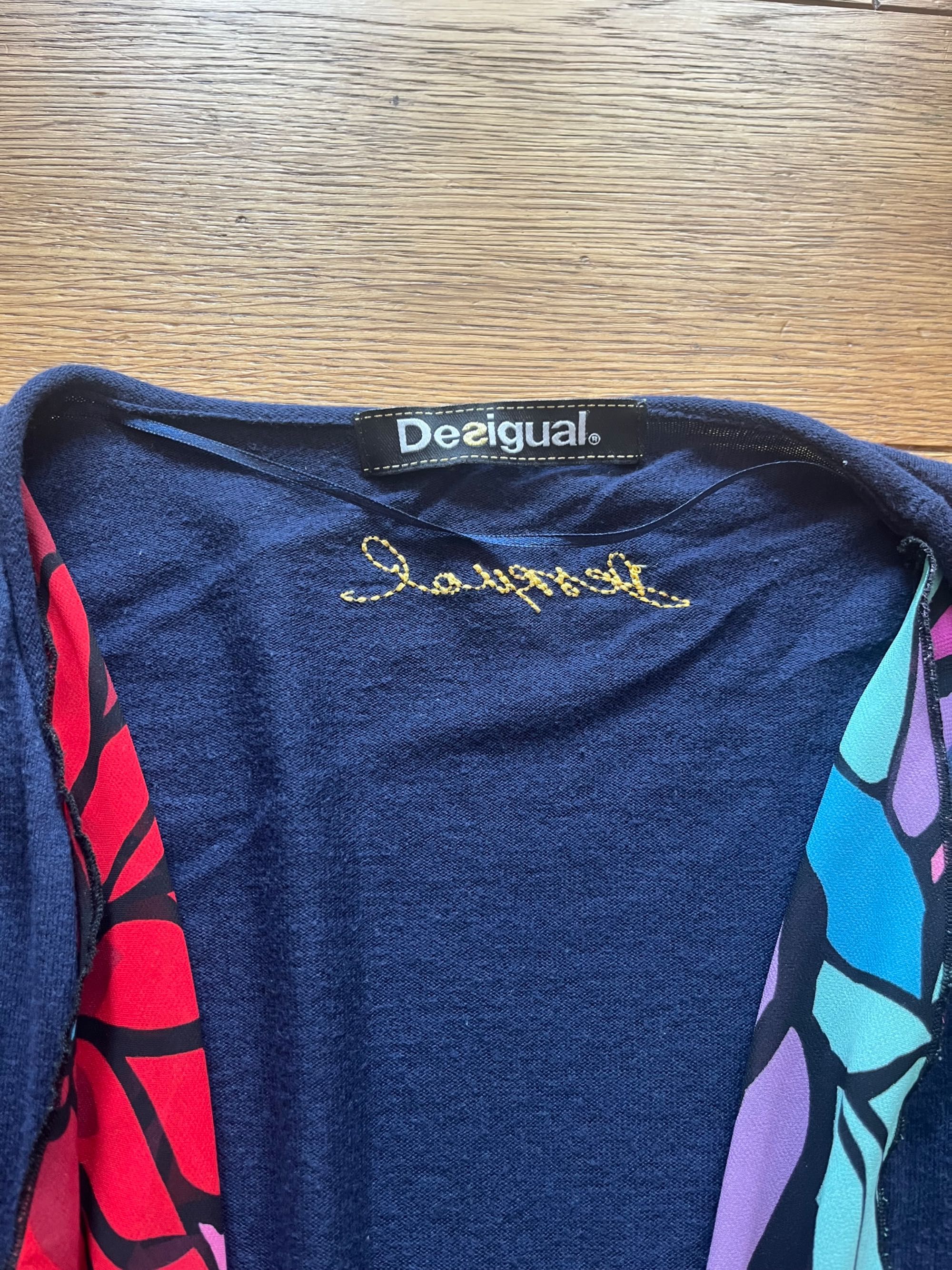 Cienki rozpinany sweter Desigual. R. M