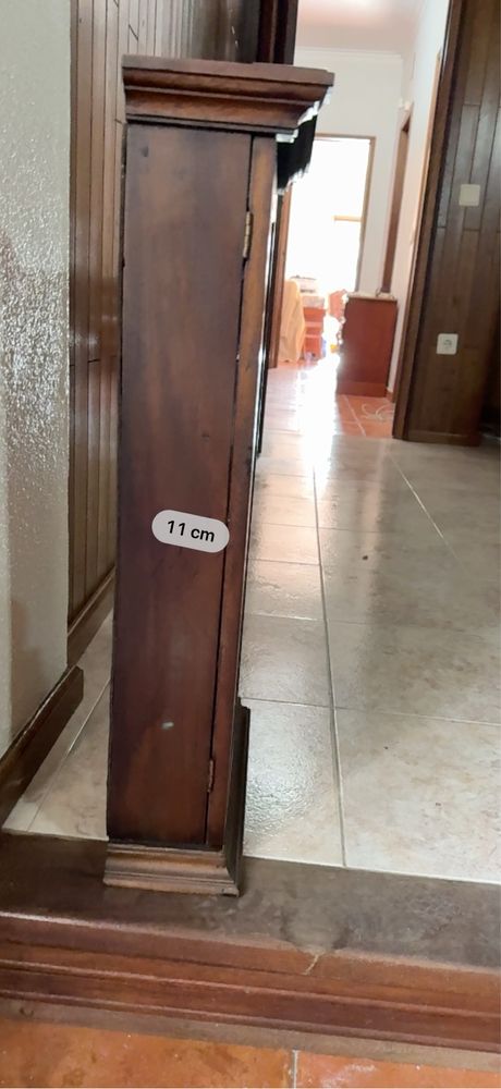 Vitrine de pendurar na parede