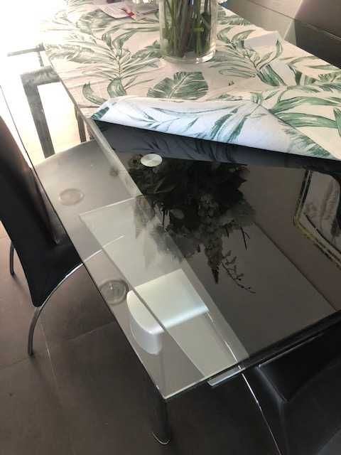 Mesa moderna de Sala de Jantar.