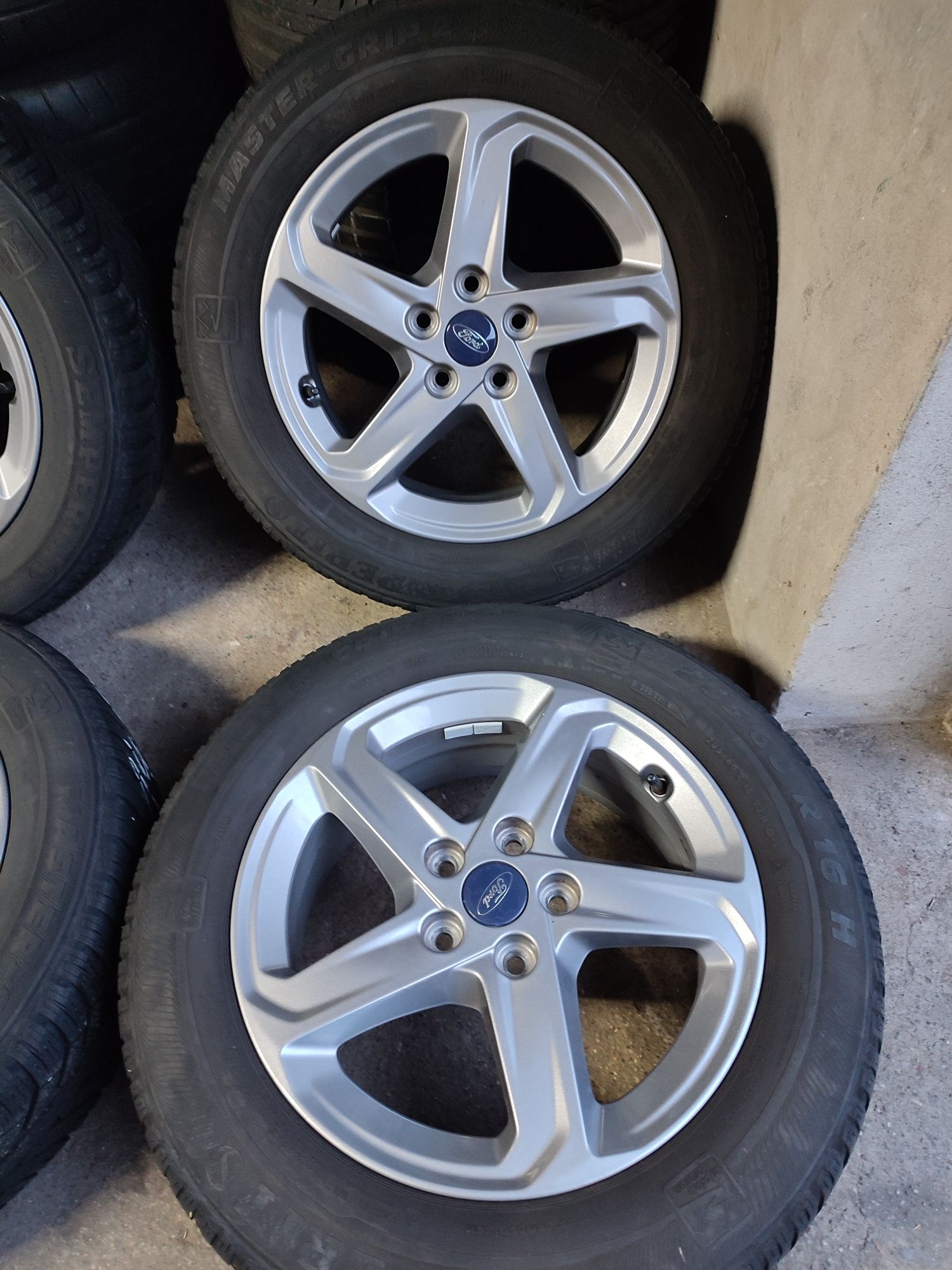 4x Koła FORD 16" 5x108 + Opony Zimowe 205/60/16 FOCUS MK4