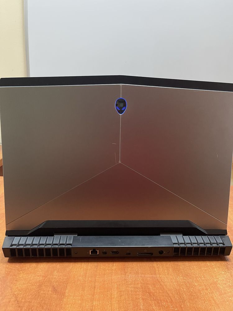 Ноутбук Dell Alienware 17 R4