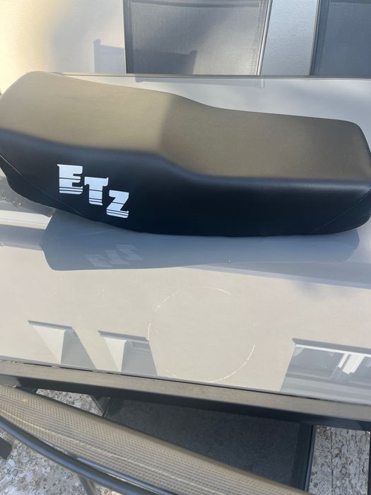 Siedzenie mz etz 125/150/251  blacha org DDR pokrowiec prima sort