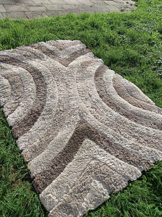 Używany dywan, brązowe odcienie, 235 cm x 163 cm