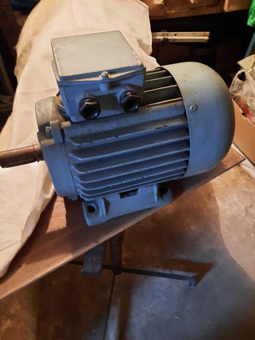 Silnik trójfazowy 2,2 KW