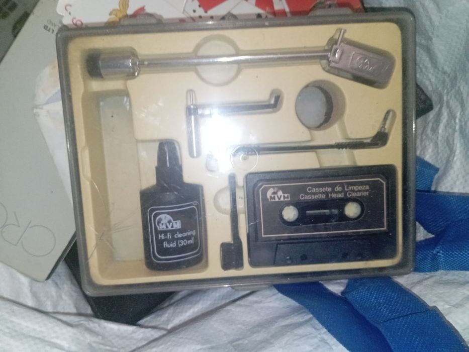 Duas cassetes da Parker e Zippo mais limpa cassete