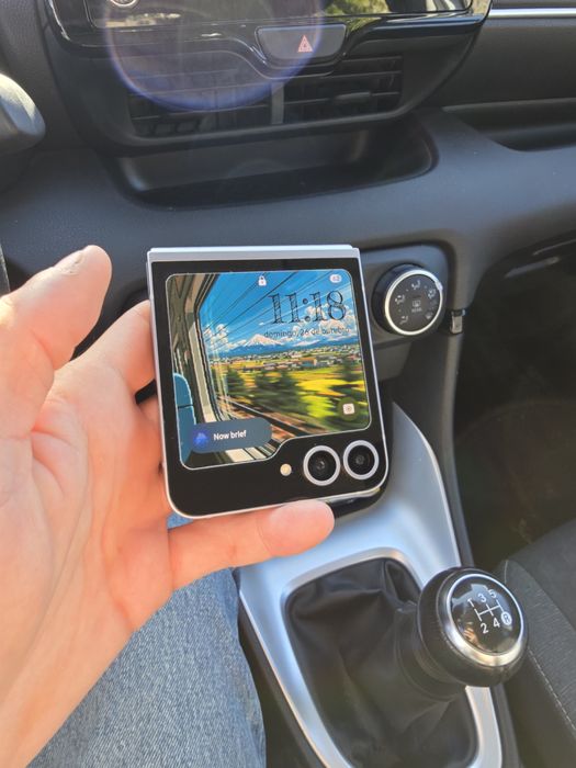 Samsung Z Flip 6 256 GB - Novo