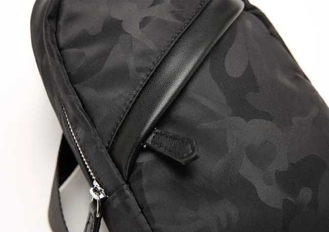 Чоловіча мужская кожаная брендовая сумка бананка на груди армійська