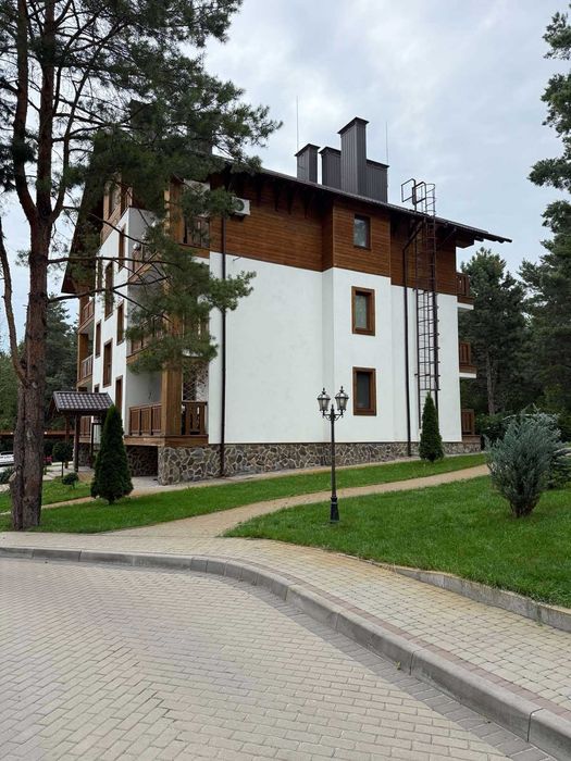 2-кімнатна ЖК Desna Residence зАВТОНОМНИМ ЖИВЛЕННЯМ 8 kW ІНВЕРТОР Deуe