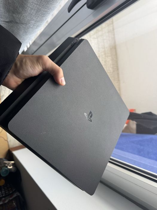 Ps4 slim como nova na caixa