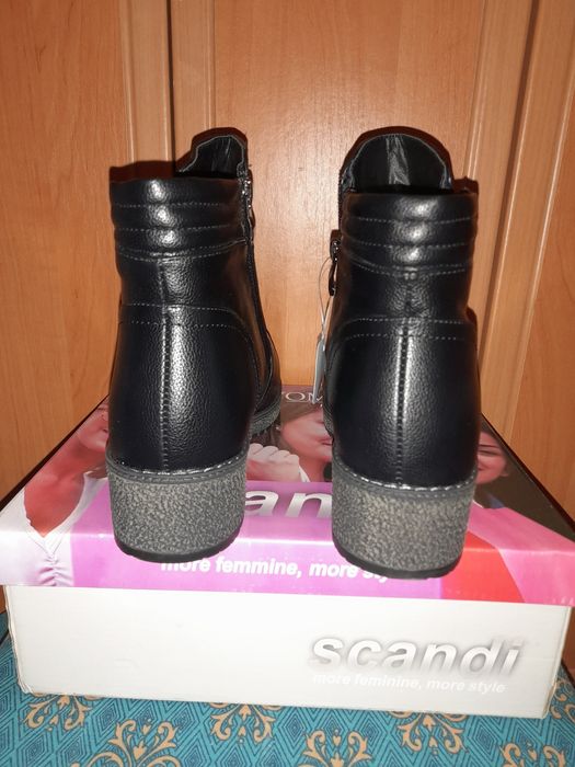 Ботинки зимові жіночі