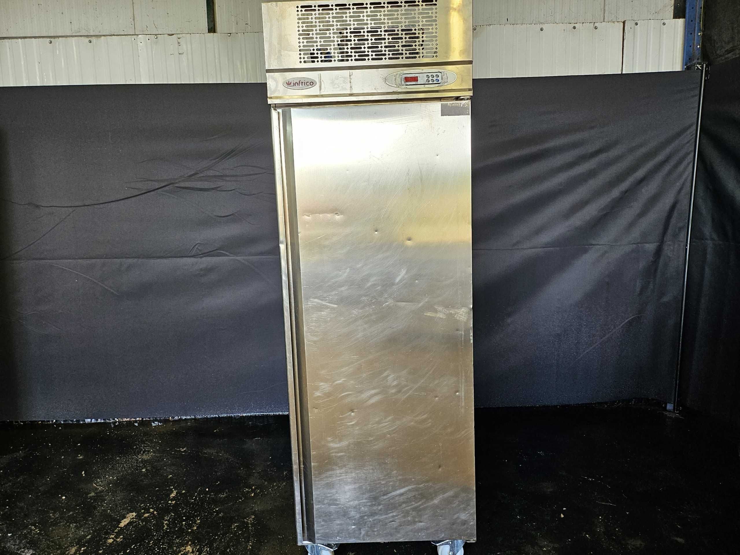 Congelador vertical em inox