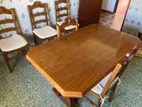 Mesa de cozinha e cadeiras