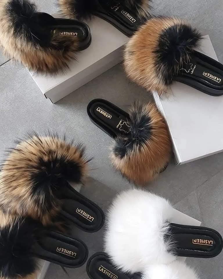 Eleganckie klapki z naturalnym futerkiem z Jenota