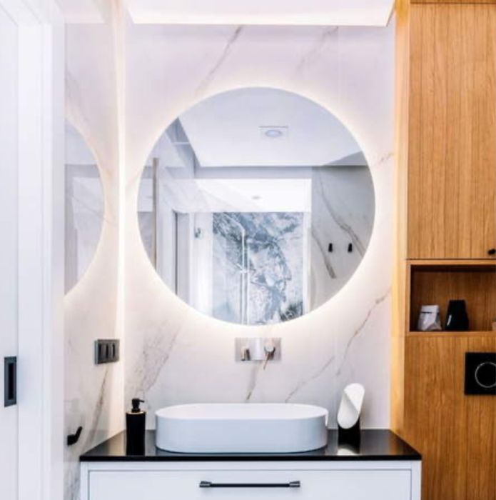 Lustro LED łazienkowe 60x60 cm  z podświetleniem lustro led łazienka