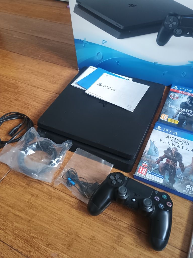 Konsola Sony PlayStation PS4 + 1 Pad + 7 gier