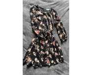 Reserved XS 34 czarna sukienka w kwiaty #reserved #kwiaty #flowerdress