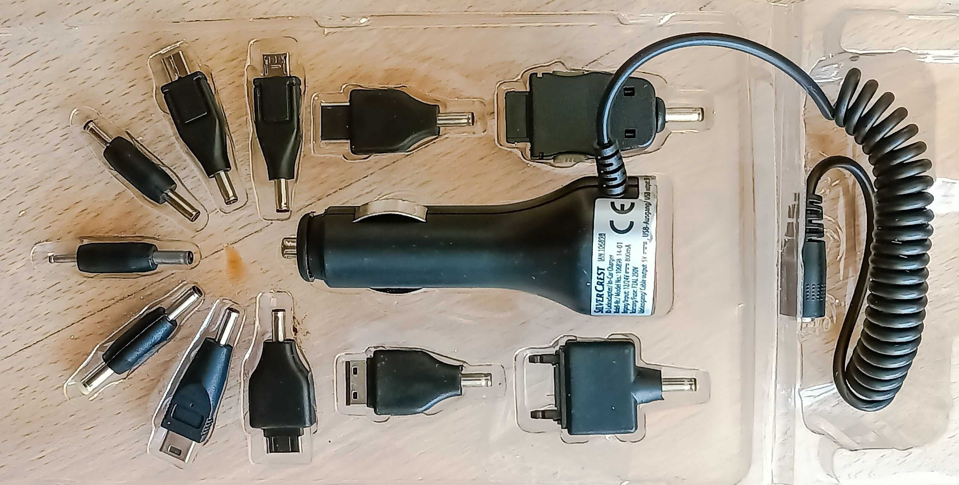 Ładowarka samochodowa + 11 adapterów