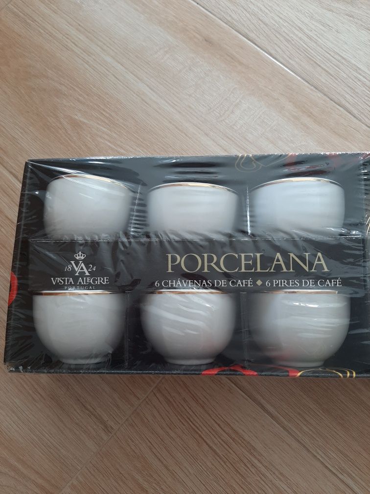 Vende se conjunto de café de porcelana novo da Vista Alegre