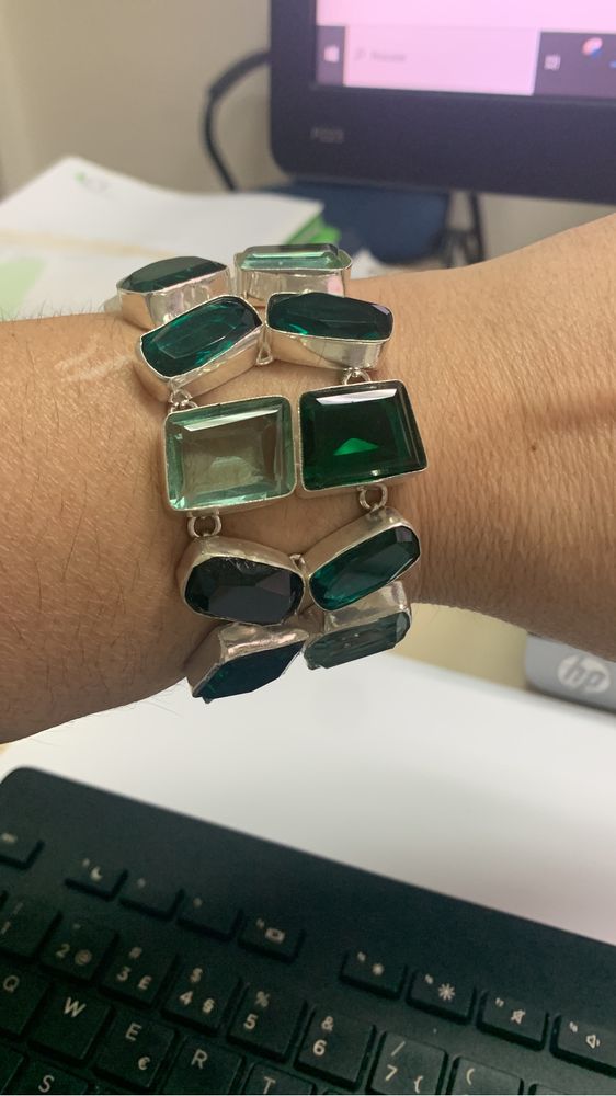 Pulseira de prata  de 916/1000 com cuarzo e geodas naturais.