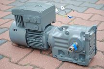 Motoreduktor 0.055- 0.55kw. 22-222obr FALOWNIK Sew