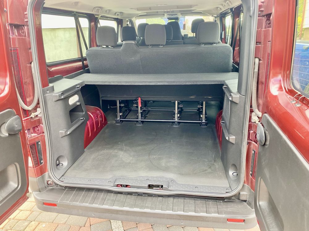 Wynajem Busa 9 - osobowy NOWY Renault Trafic Long 2024