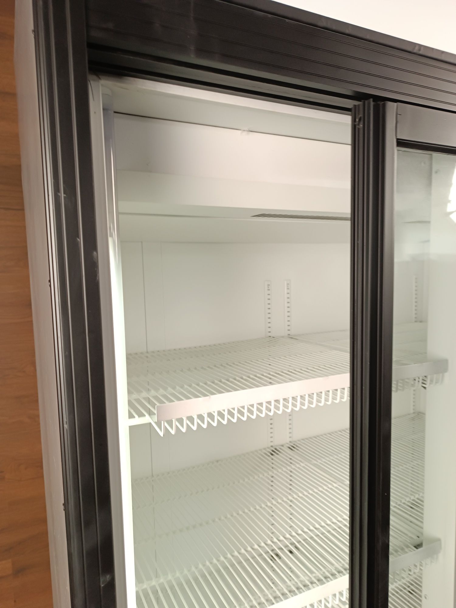 Торгова холодильник вітрина INTER-950Т Ш-0,9СКР для напоїв БУ гарантія