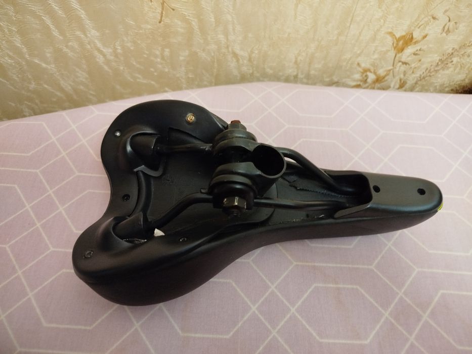 Продам седло Juwenti, для велосипеда.