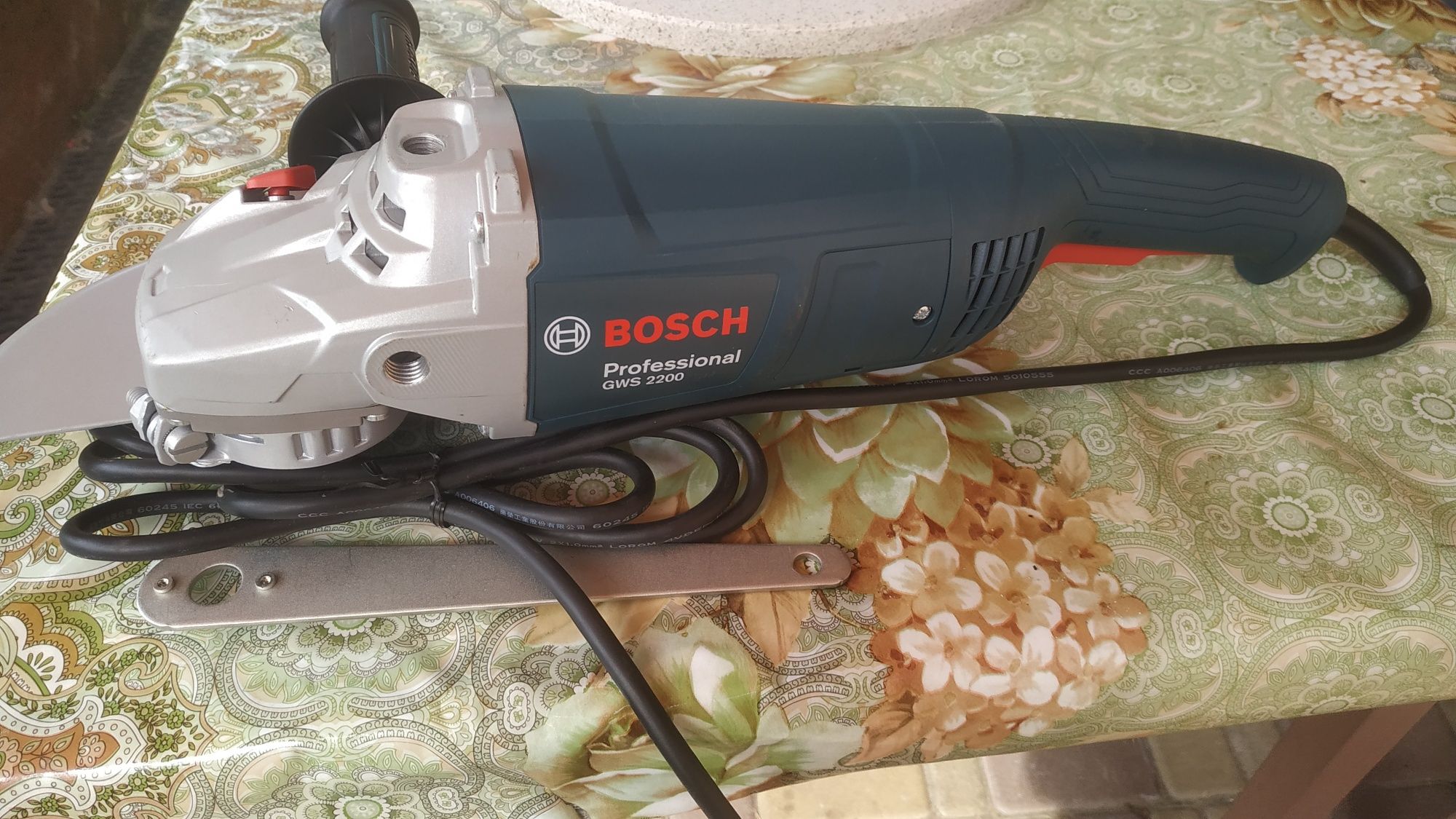 Болгарка Болгарка Bosch GWS 2200