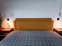 Cabeça de cama amarela mostarda com tachas