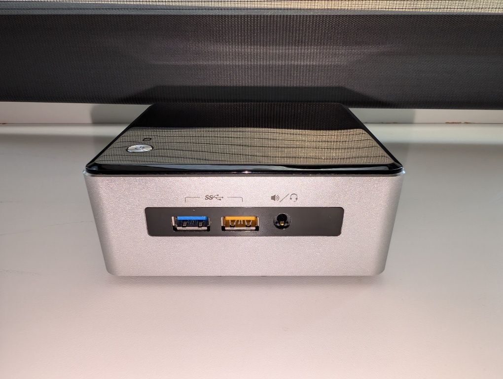Intel NUC Core i5-5250U,16GB DDR3-1600,SSD 256,WiFi,BT,HDMI,Windows11